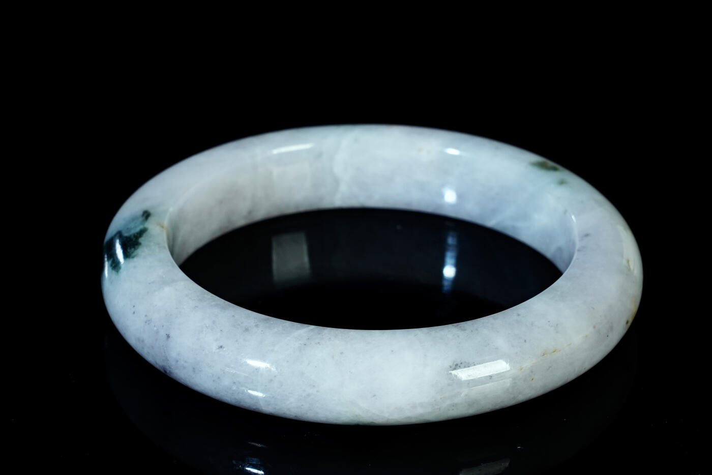 上海都达杂项专场五十八【全场包邮】  天然冰糯种带绿翡翠（A货）手镯 附鉴定证书93-18