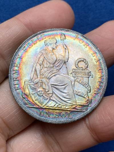 《竞宝斋》第473场 周日，周一 2场连拍 （全场包邮）欢迎送拍 - 环彩秘鲁1890年坐人女神1比索银币，高银版本