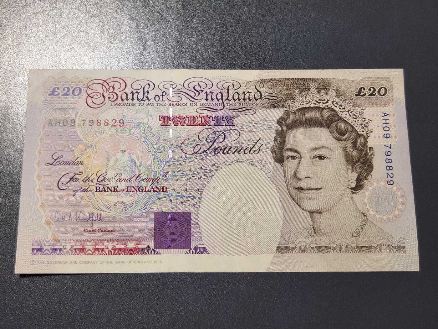 3月23号晚上8点 外国纸币自动截拍第44场 英国20近新极美品