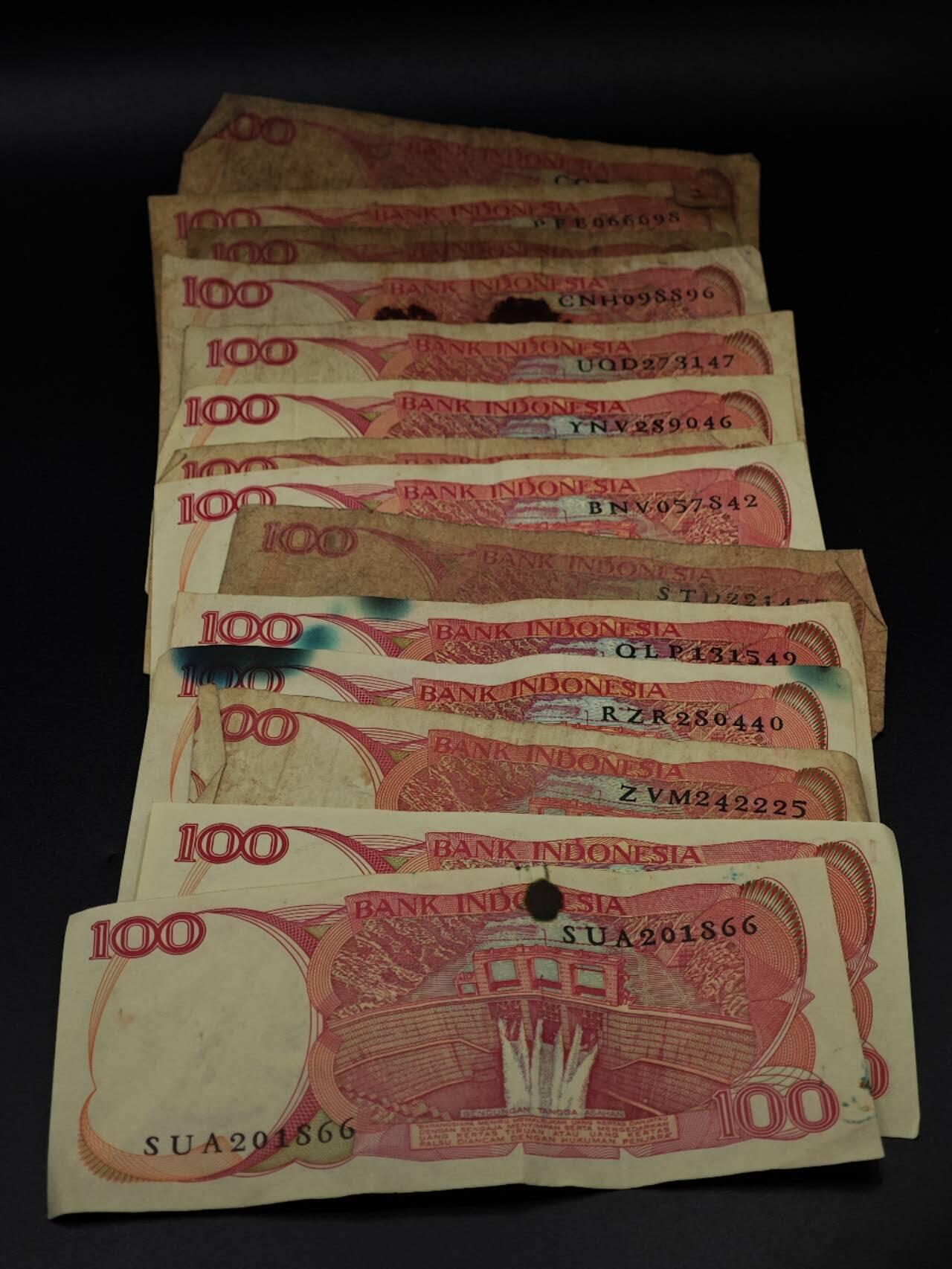  【淘币小摊】限时拍第八百八十四拍   纸币场    每周一统一发货 印尼100卢比纸币14张【有折】