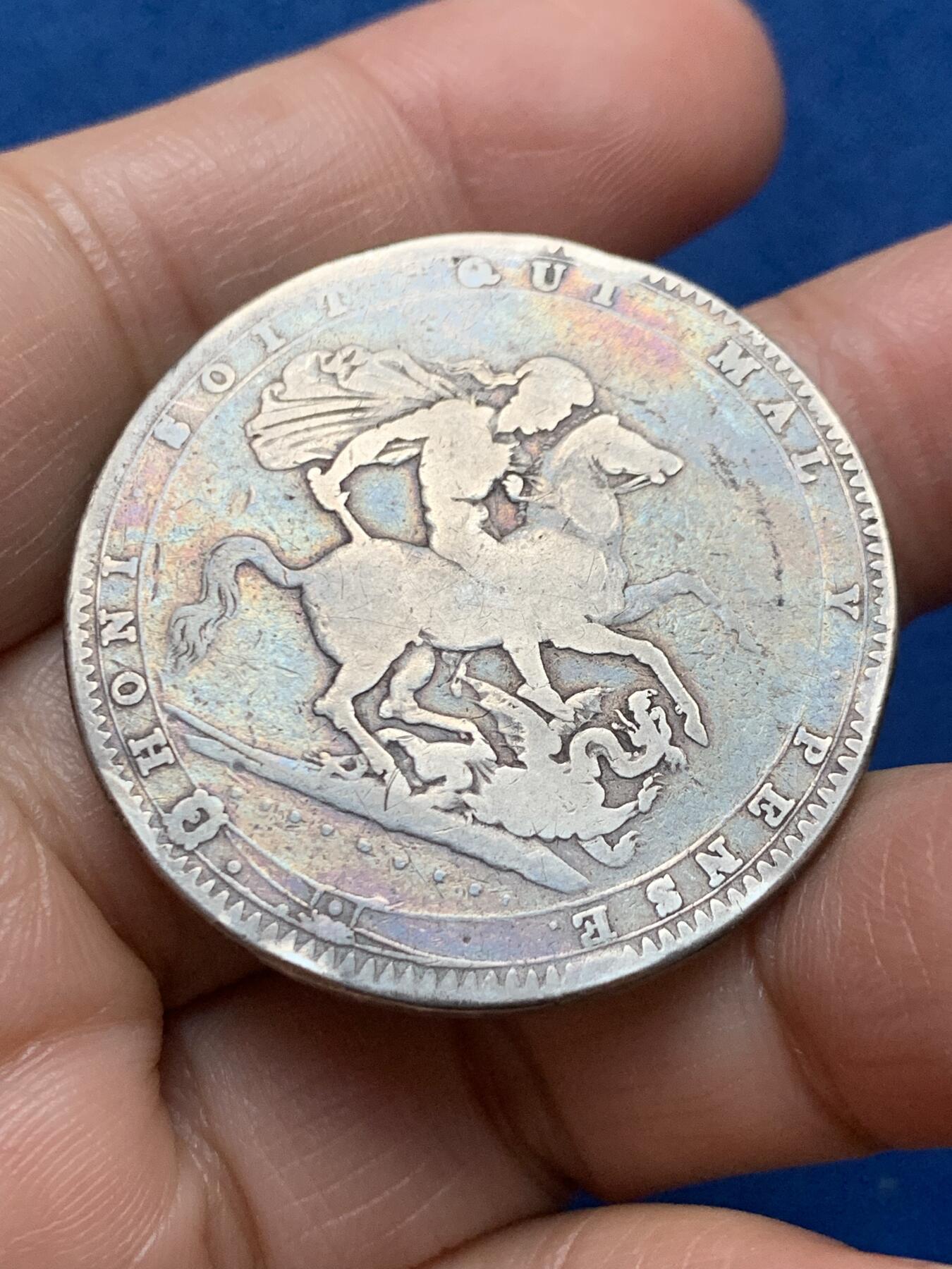 《竞宝斋》第473场 周日，周一 2场连拍 （全场包邮）欢迎送拍 英国 1820年 乔治三世 马剑 银币，200多年前的高银银币，手感一流，27.43克，925银