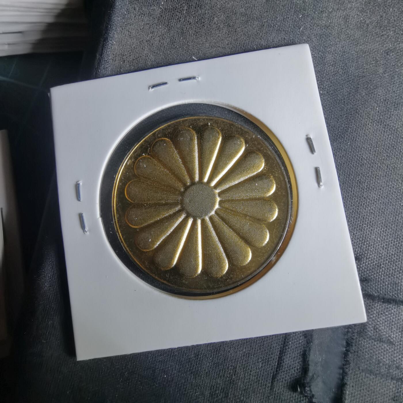 沼泽如烟--第1033场 在位五十年纪念章