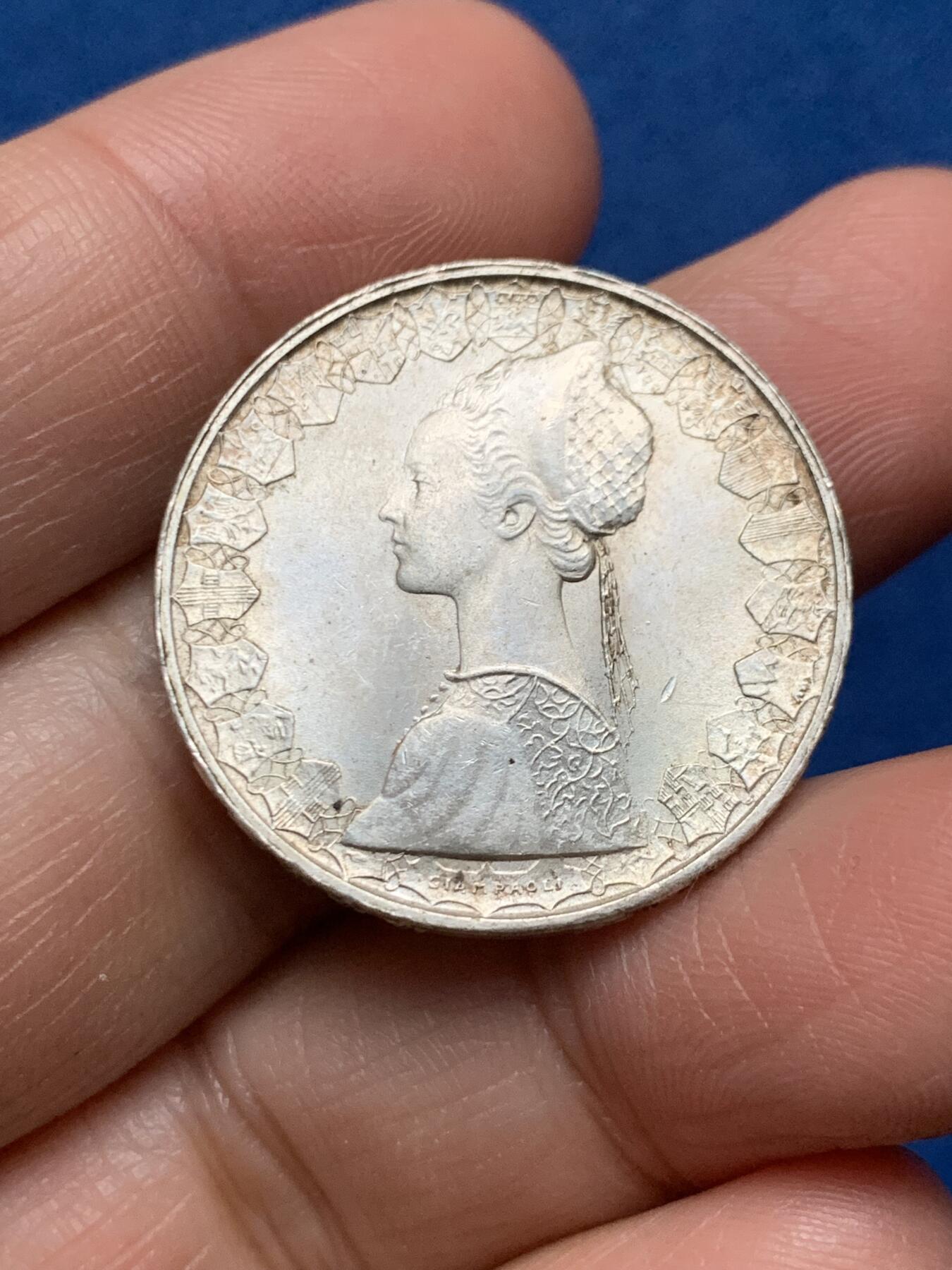 《竞宝斋》第473场 周日，周一 2场连拍 （全场包邮）欢迎送拍 意大利1966年帆船美女500里拉银币 11克