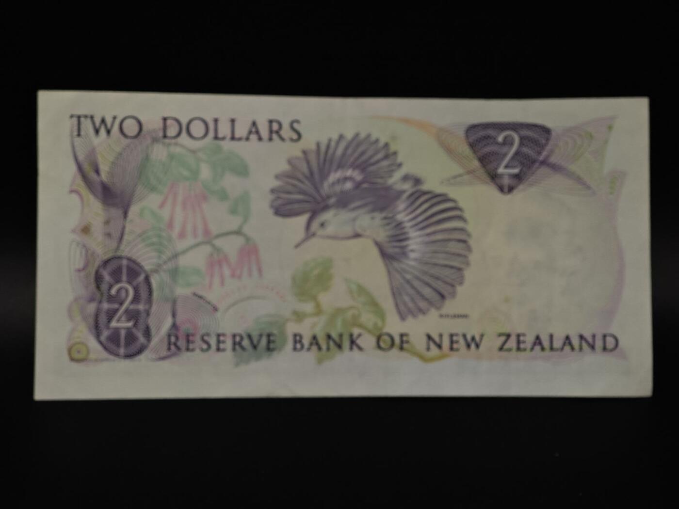  【淘币小摊】限时拍第八百八十四拍   纸币场    每周一统一发货 新西兰2元纸币【有折】