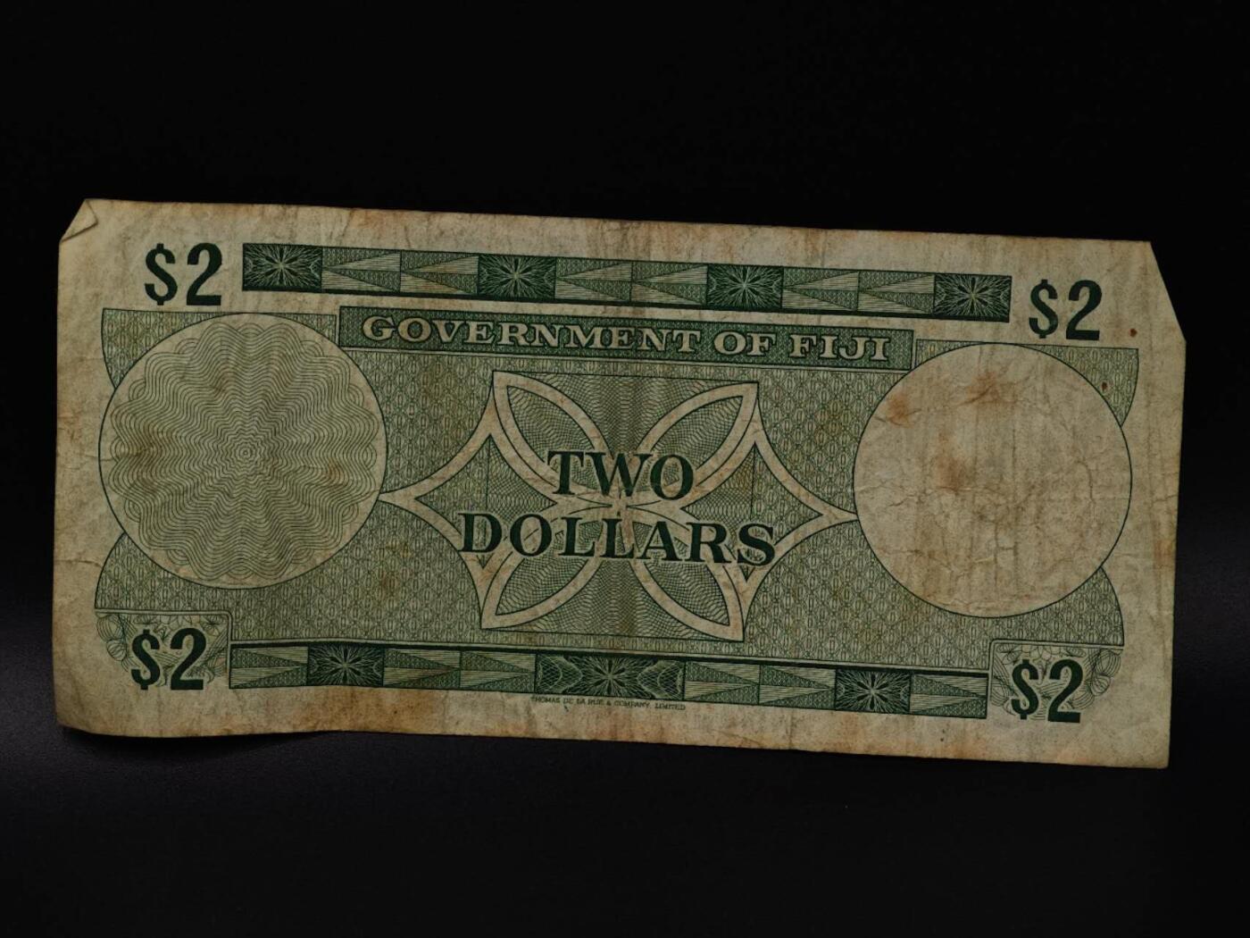  【淘币小摊】限时拍第八百八十四拍   纸币场    每周一统一发货 斐济2元纸币【有折】