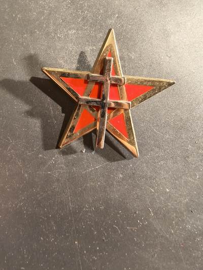 老王徽章第188期 - 法国陆军摩洛哥第1斯帕希骑兵团证章    該團歷史悠久，源自摩洛哥輕騎兵，並在第一次和第二次世界大戰中服役，其中包括自由法國軍隊