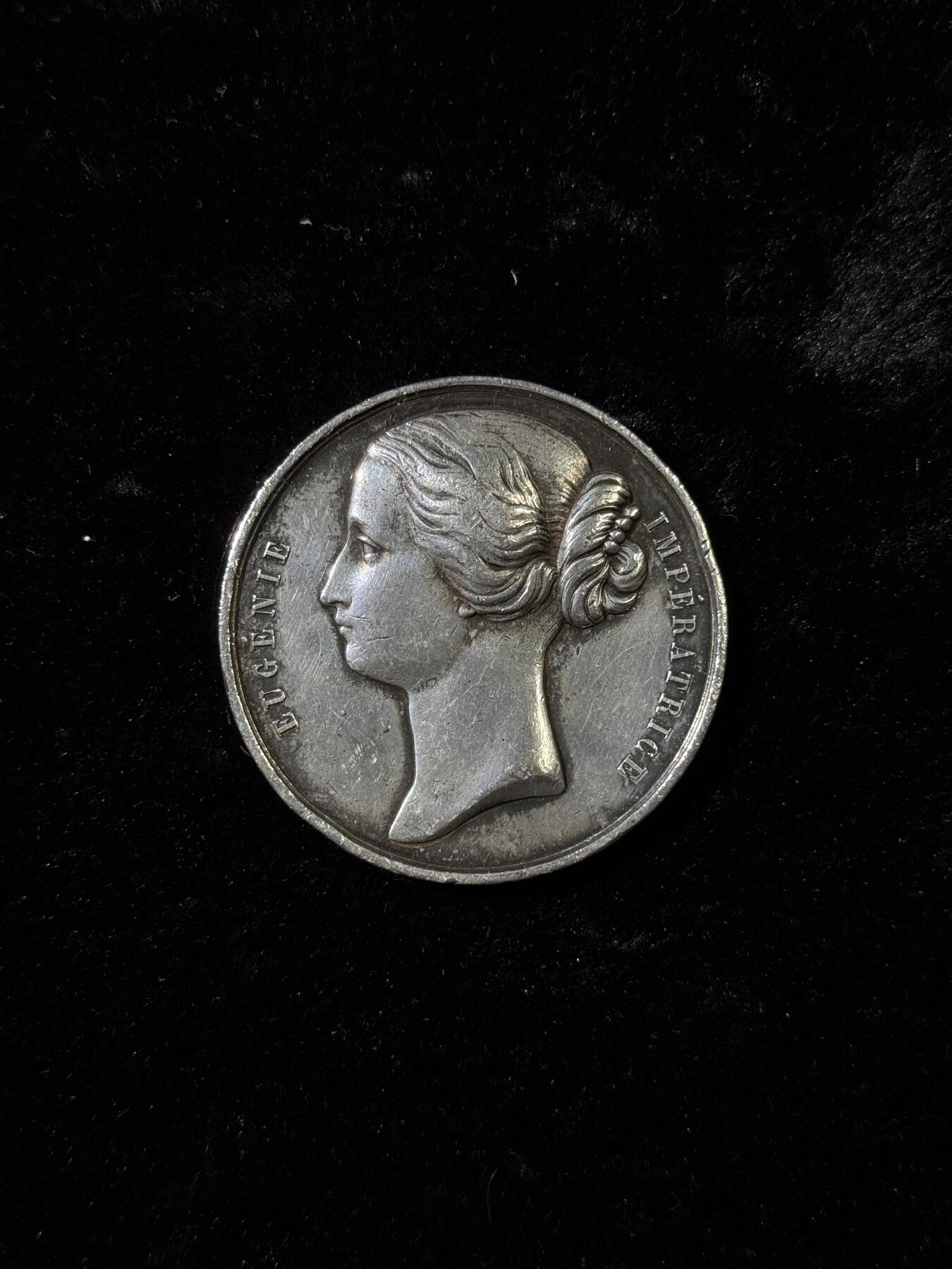 戎马世界章牌大赏，第112期 法国拿破仑三世与欧仁妮皇后结婚纪念章，尺寸巨大，50g