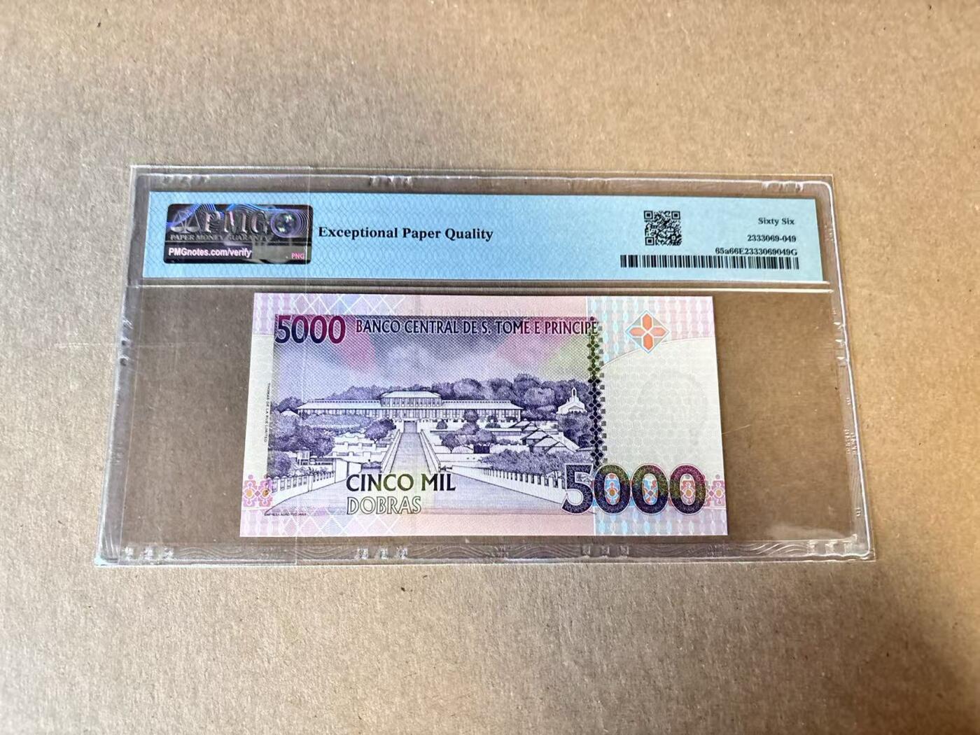 【Blue Auction】世界纸币精拍第798期——18级TOP拍卖/信誉/品质/专业/高效💫 【AA冠狮子8 无47】圣多美和普林西比1996年5000多布拉 PMG66EPQ 