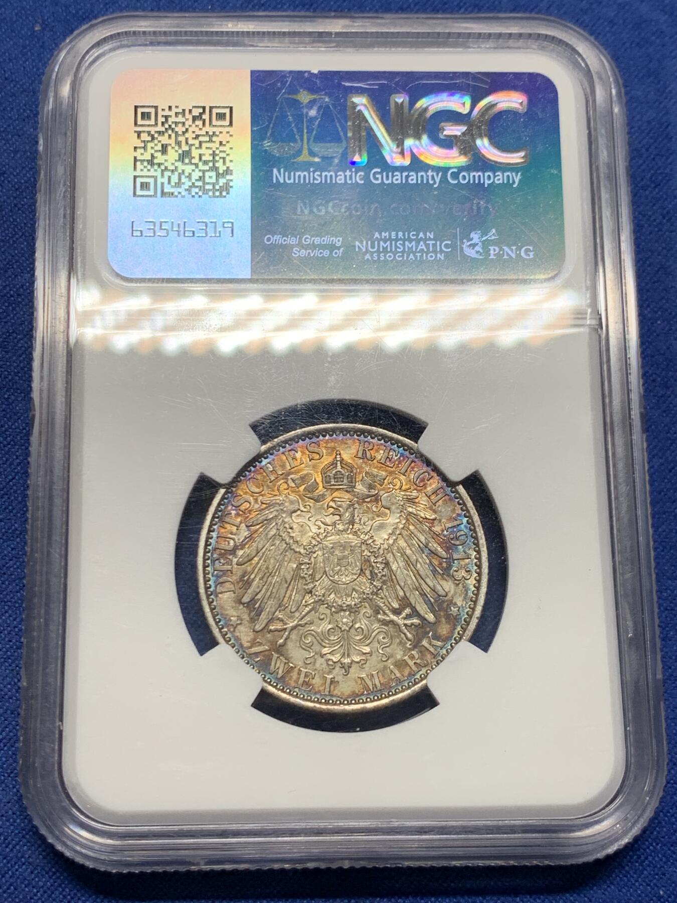 《竞宝斋》第473场 周日，周一 2场连拍 （全场包邮）欢迎送拍 NGC AUD 德国 1913年 威廉二世 军装 2马克 银币，高点都在，细节完整，油画般的重彩包浆