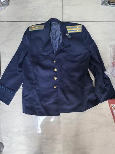 苏联勋章奖章拍卖 本次有亚捏，空军军服，国际运动员等好货 不要错过 3月20日晚上九点结束在麦稀奇 找不到的加我qq或者微信都是184277308备注苏章拍卖。 - 苏联空军上校军服上衣 大概尺寸175  保存完好 没有破损 领章少一个找不到了其他都很好 右胸有几个佩戴勋章的眼 衣服可以说保存的非常好照片一起给不保证是本人 20✘25大尺寸