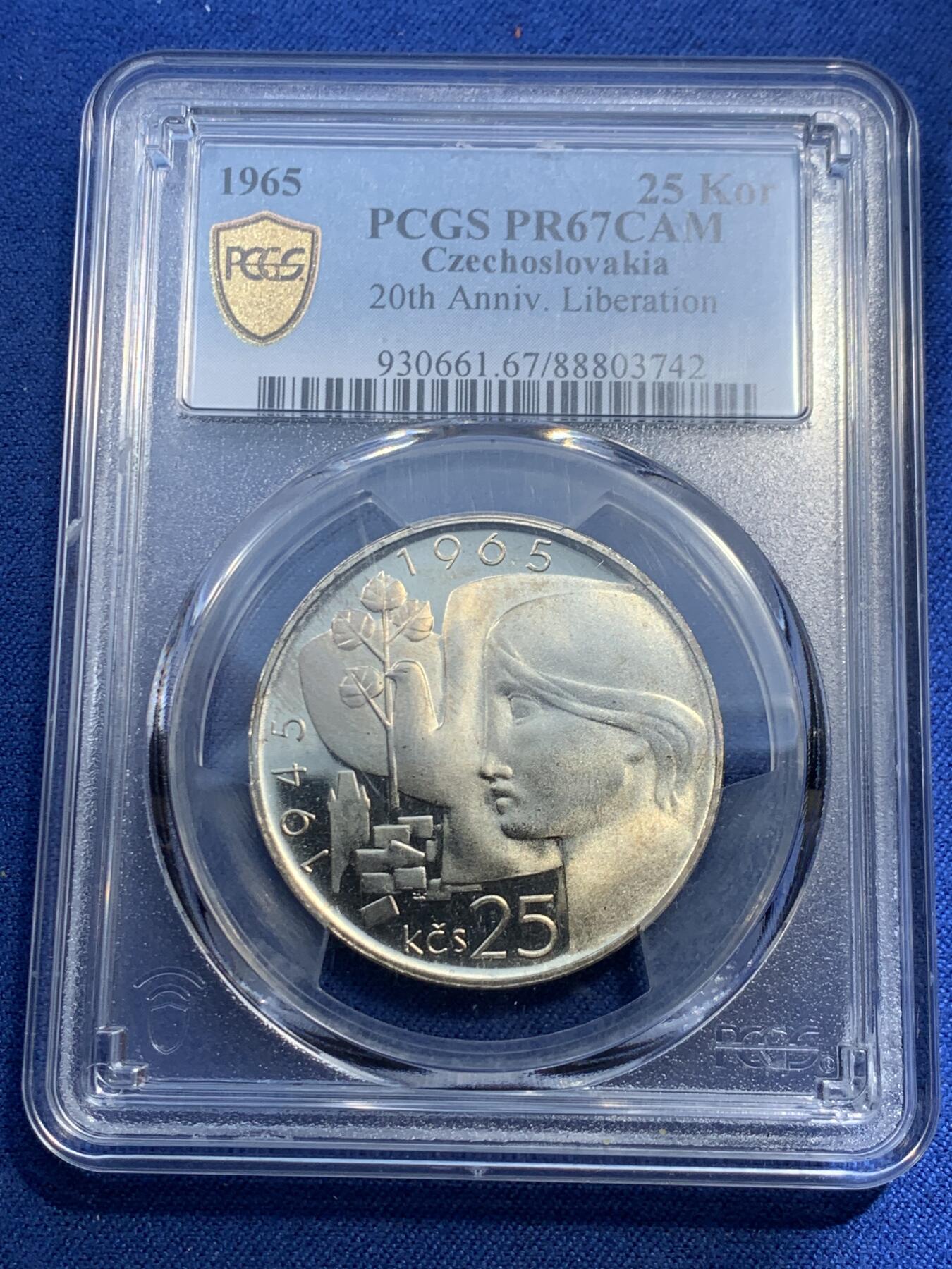 《竞宝斋》第473场 周日，周一 2场连拍 （全场包邮）欢迎送拍 PCGS PR67CAM 捷克斯洛伐克 1965年 解放20周年 精制纪念银币 仅5000枚的发行量 背面支撑架有磕