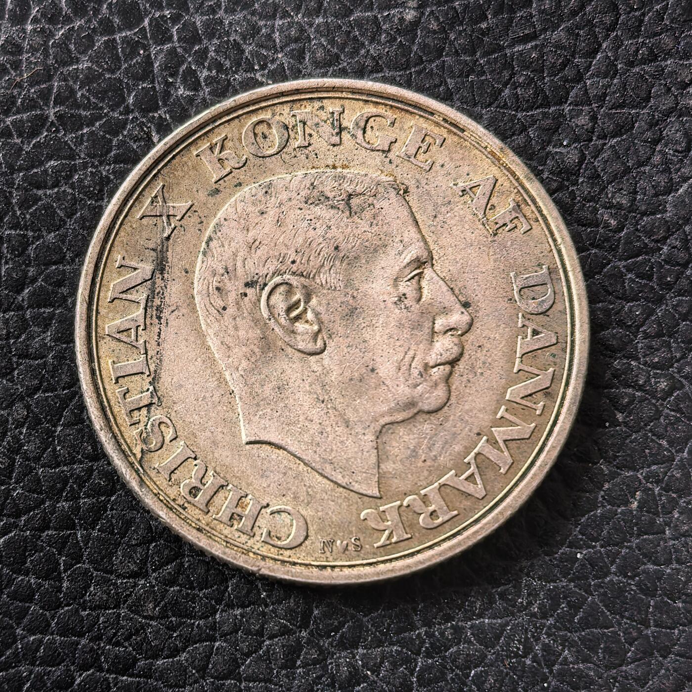 道一币馆币章第一百七十一场 丹麦1945年克里斯蒂安十世75岁寿辰2克朗银币  15g 800s