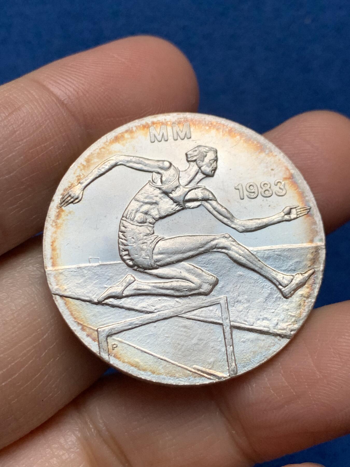 《竞宝斋》第473场 周日，周一 2场连拍 （全场包邮）欢迎送拍 芬兰1983年世界田径锦标赛50马克银币 22克 500银