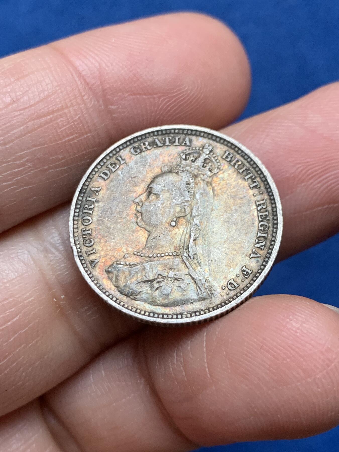 《竞宝斋》第473场 周日，周一 2场连拍 （全场包邮）欢迎送拍 英国1887年高冠维多利亚1先令银币