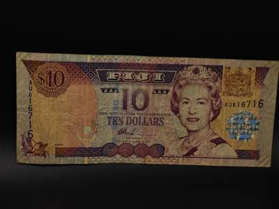  【淘币小摊】限时拍第八百八十四拍   纸币场    每周一统一发货 - 斐济10元纸币【有折】