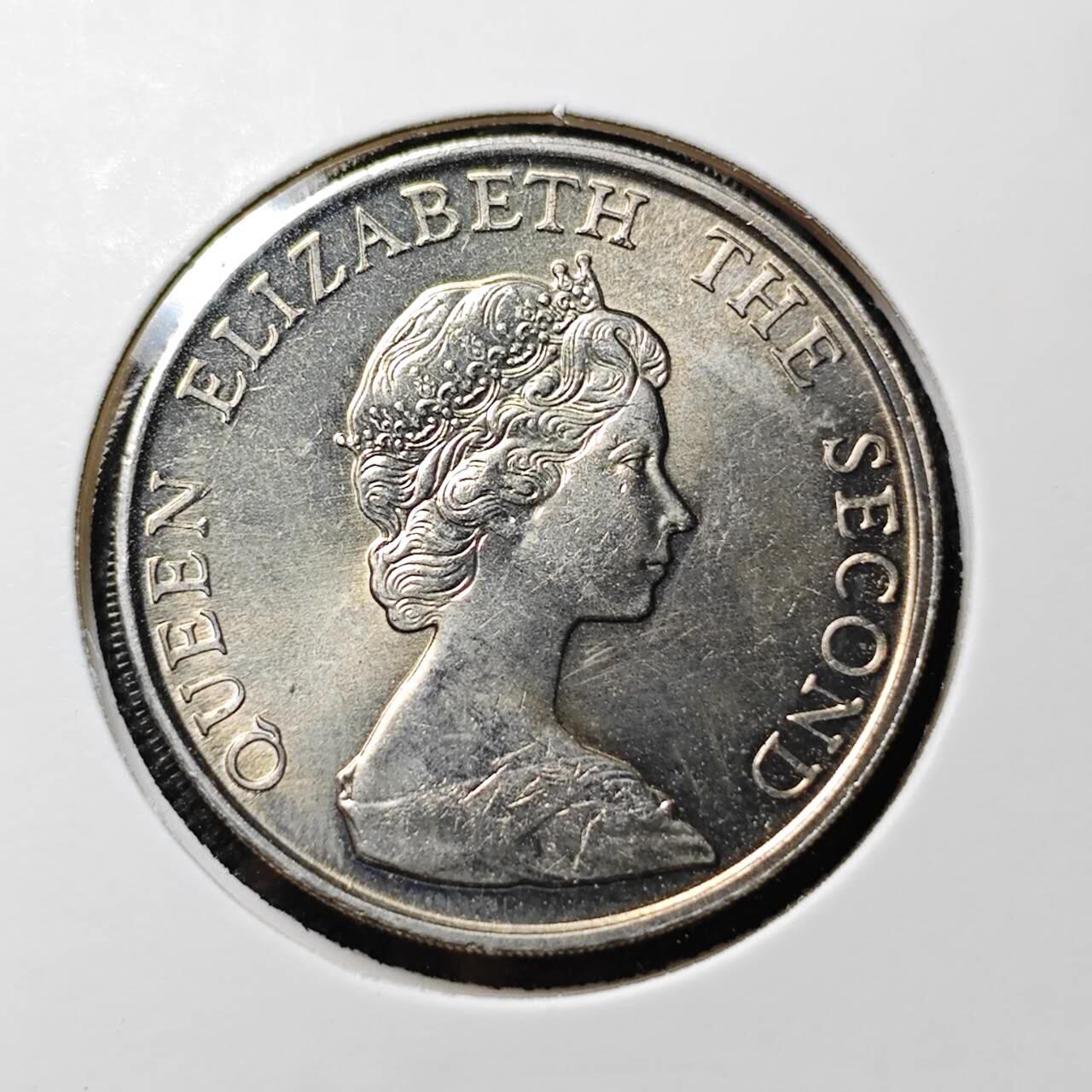 KK钱币收藏小铺   套币专场 2月预留时间 周末发货  1980香港女王5元 好品