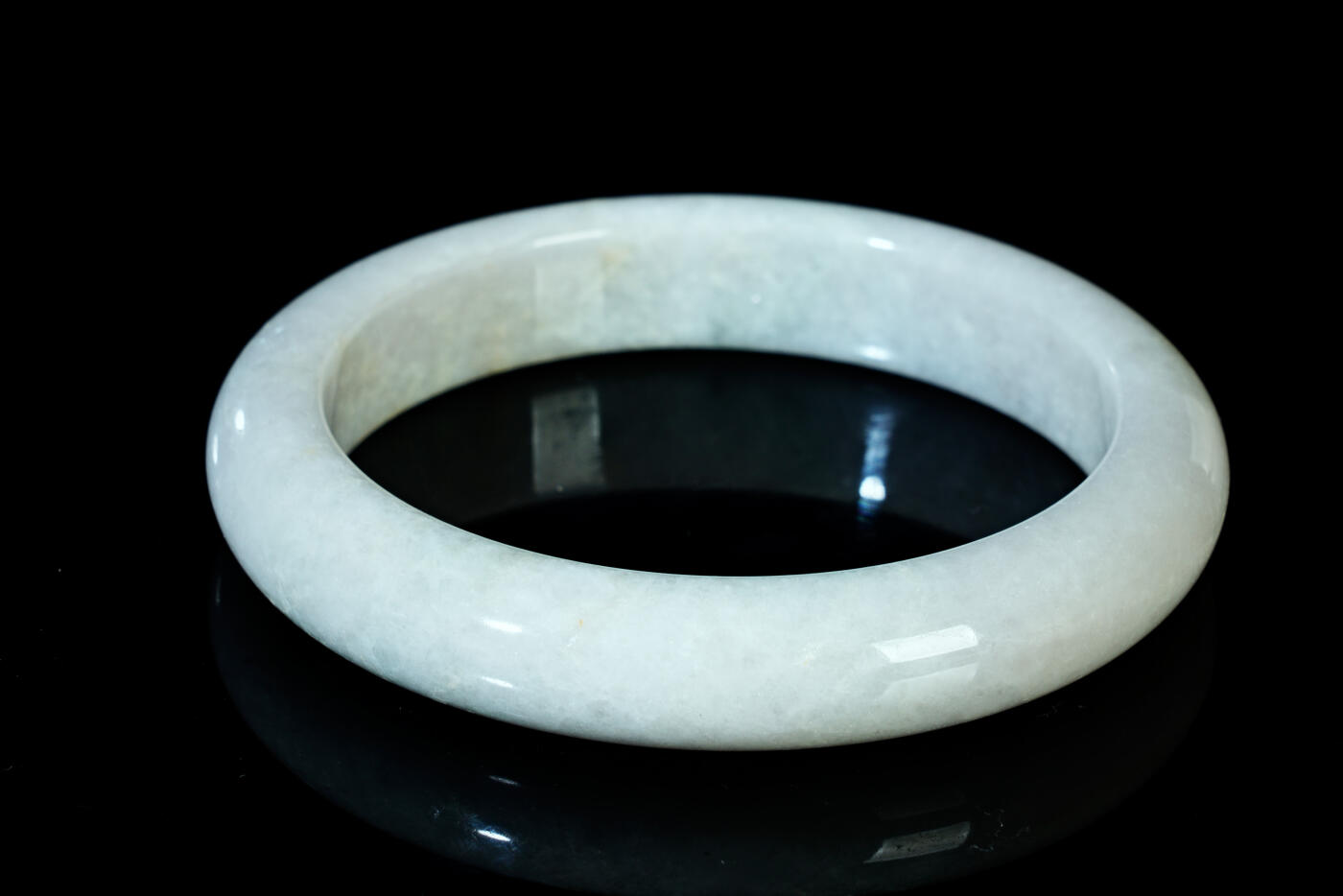 上海都达杂项专场五十八【全场包邮】  天然冰糯种 翡翠（A货）手镯 附鉴定证书93-14