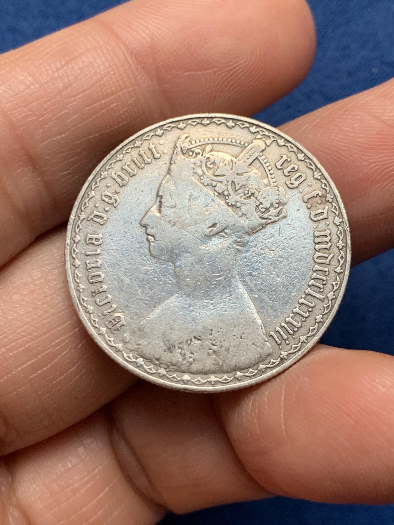 《竞宝斋》第473场 周日，周一 2场连拍 （全场包邮）欢迎送拍 英国1883年哥特体维多利亚银币