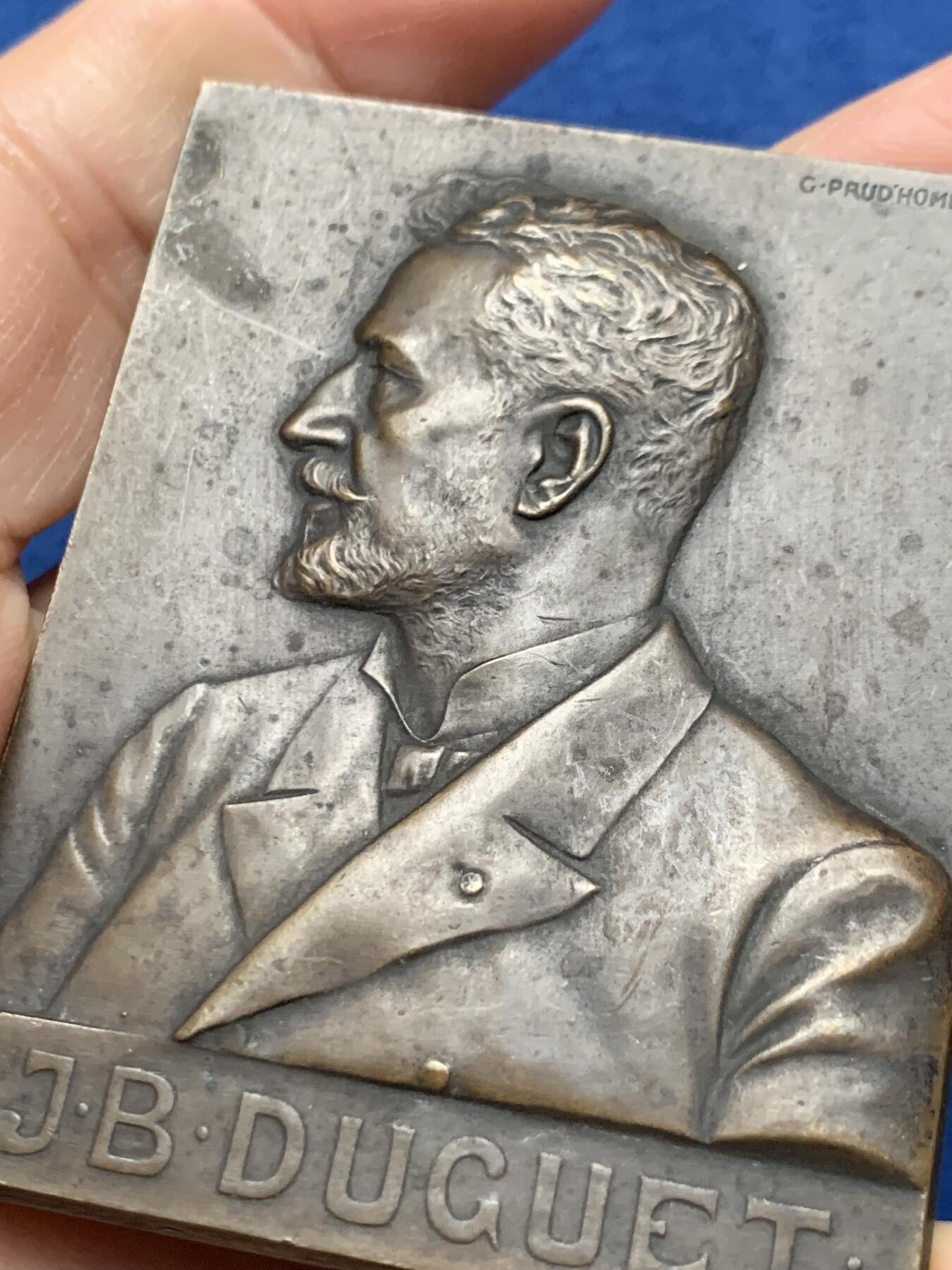 《竞宝斋》第473场 周日，周一 2场连拍 （全场包邮）欢迎送拍 名家G. Prudhomme作医学家让·巴蒂斯特纪念方型铜章 78.2克 60.5*47mm 丰饶角铜标