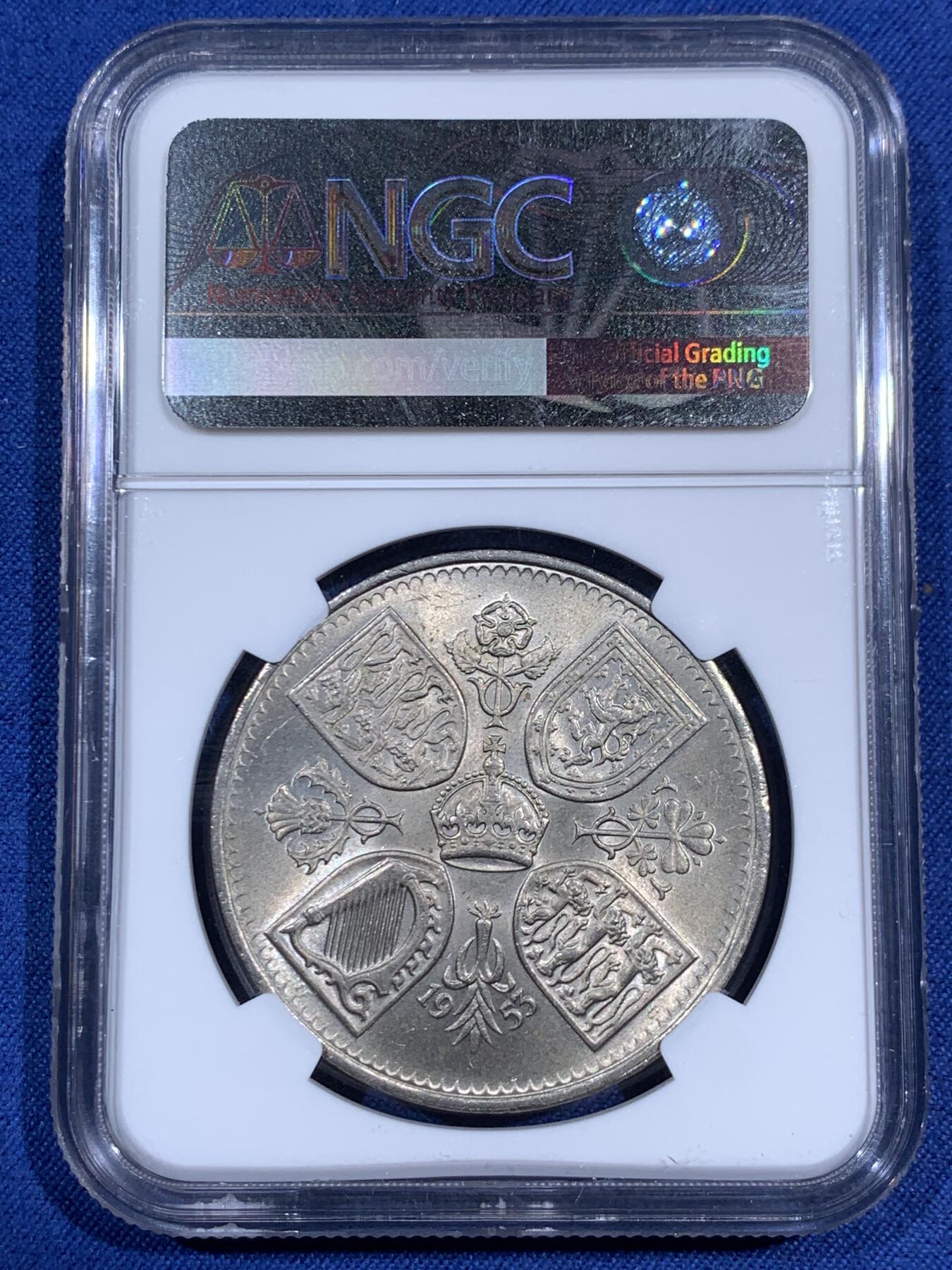 《竞宝斋》第474场 周日，周一 2场连拍 （全场包邮）欢迎送拍 NGC MS63 英国1953年伊丽莎白二世登基纪念克朗，原光好品。