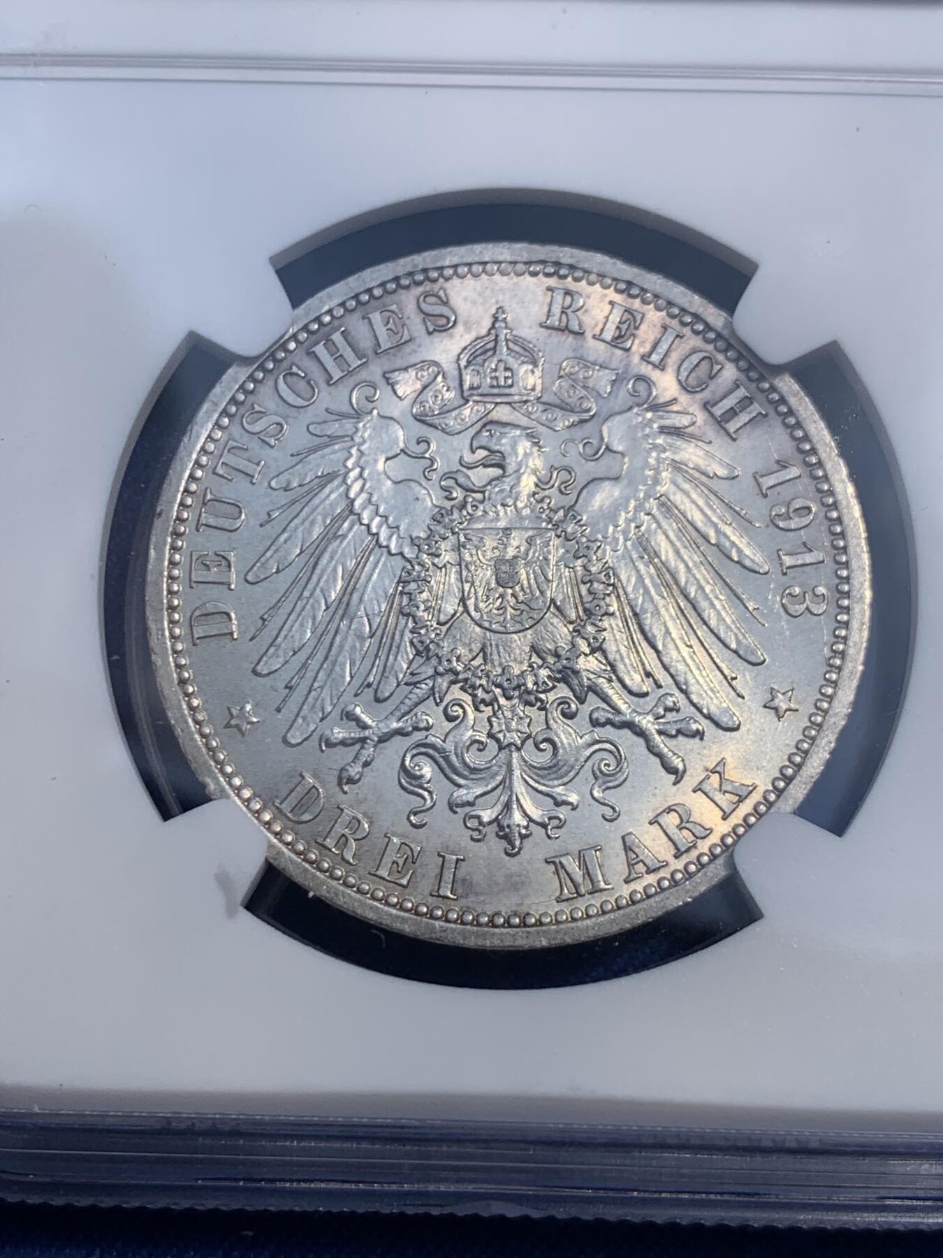 《竞宝斋》第474场 周日，周一 2场连拍 （全场包邮）欢迎送拍 NGC MS63 德国 普鲁士 1913A 威廉二世 军装花枝 3马克 银币