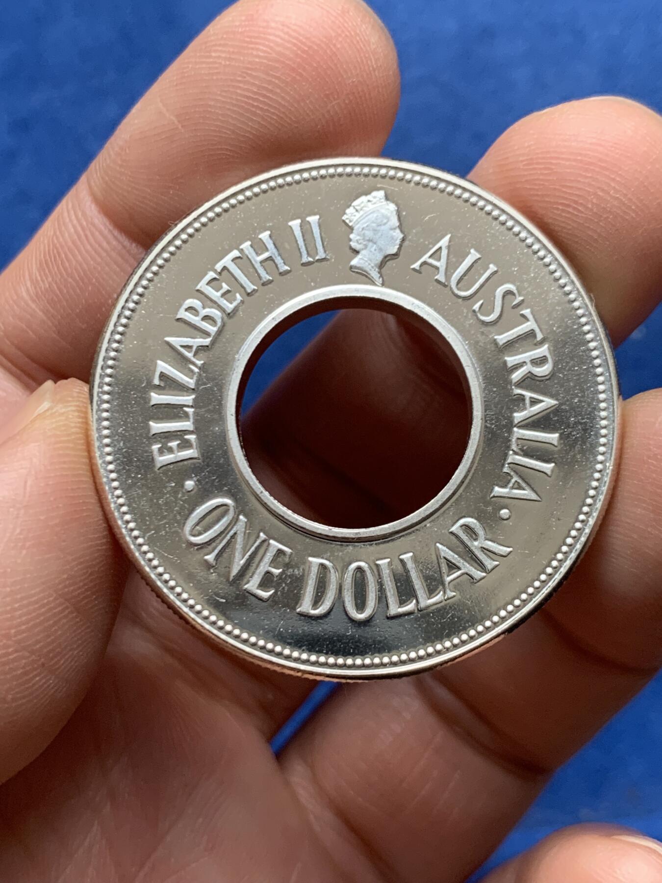 《竞宝斋》第474场 周日，周一 2场连拍 （全场包邮）欢迎送拍 澳大利亚1988年子母币 总重约39.8克 925银