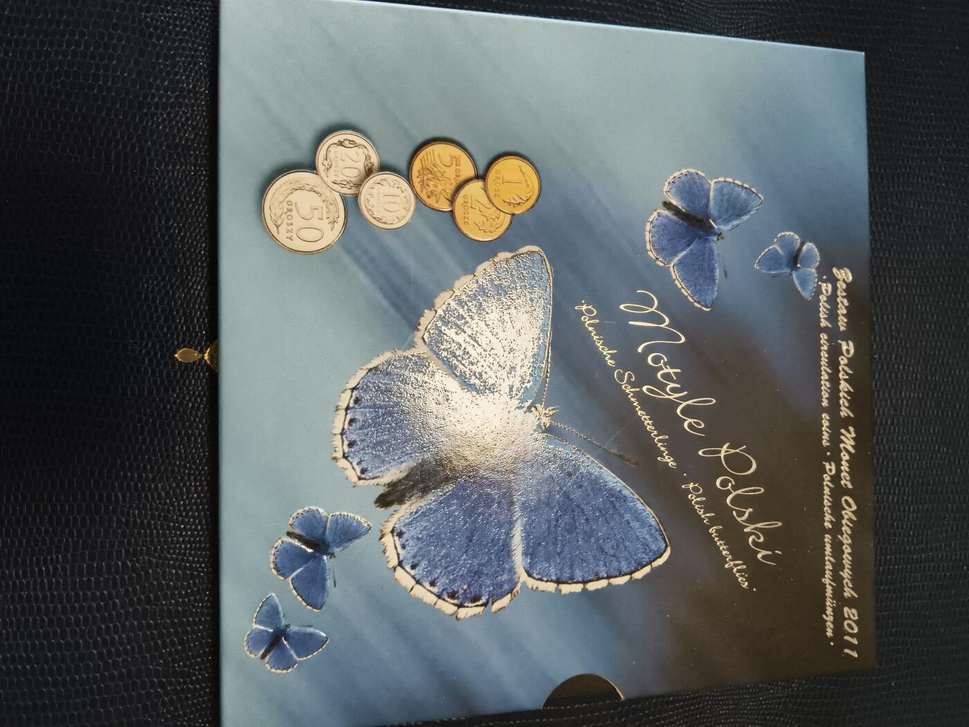 长老汇马年精选第十二场拍卖 2011波兰官方6枚硬币套装卡装，含1枚蓝蝴蝶金属章，稀少，ebay60美金