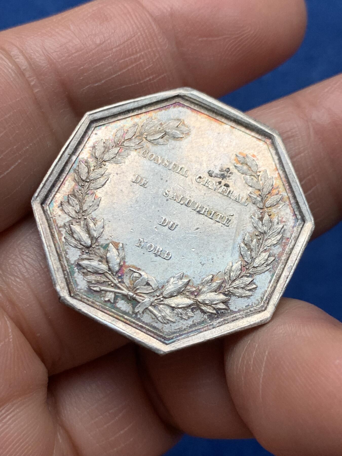 《竞宝斋》第474场 周日，周一 2场连拍 （全场包邮）欢迎送拍 法国北部中央卫生委员会八角银质代币，菲利普一世头像，油灯边铭，12.72克，30.5mm