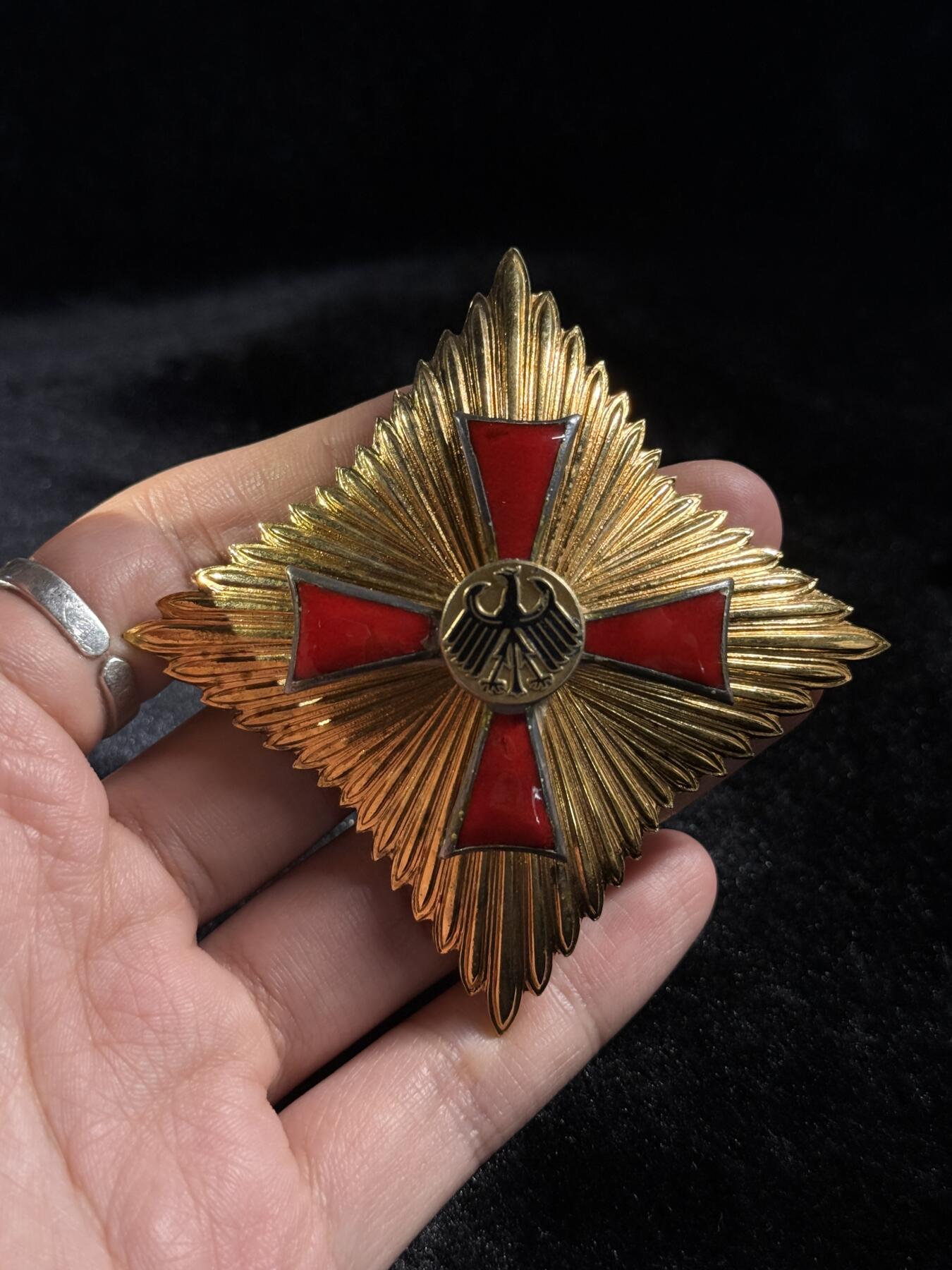 戎马世界章牌大赏，第112期 德国联邦十字勋章