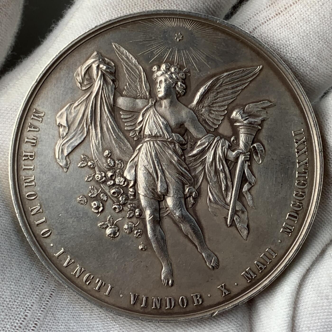 掌中浮雕-藏着的欧洲第056场 1881年奥地利鲁道夫王储结婚纪念银章，55mm，82g，大师 J. Tautenhayn作品