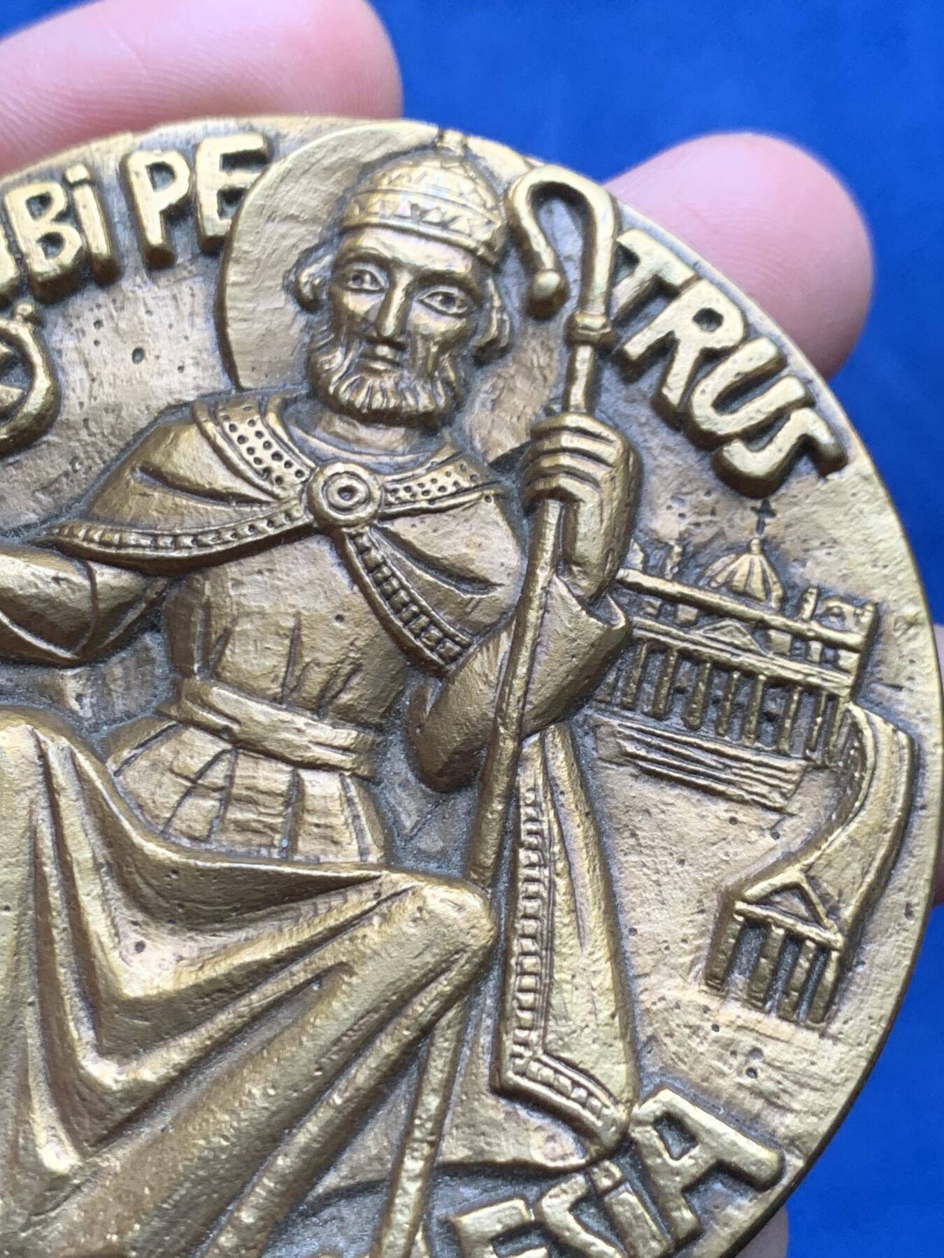 《竞宝斋》第474场 周日，周一 2场连拍 （全场包邮）欢迎送拍 天主教教会单面大铜章 188克 68.9mm