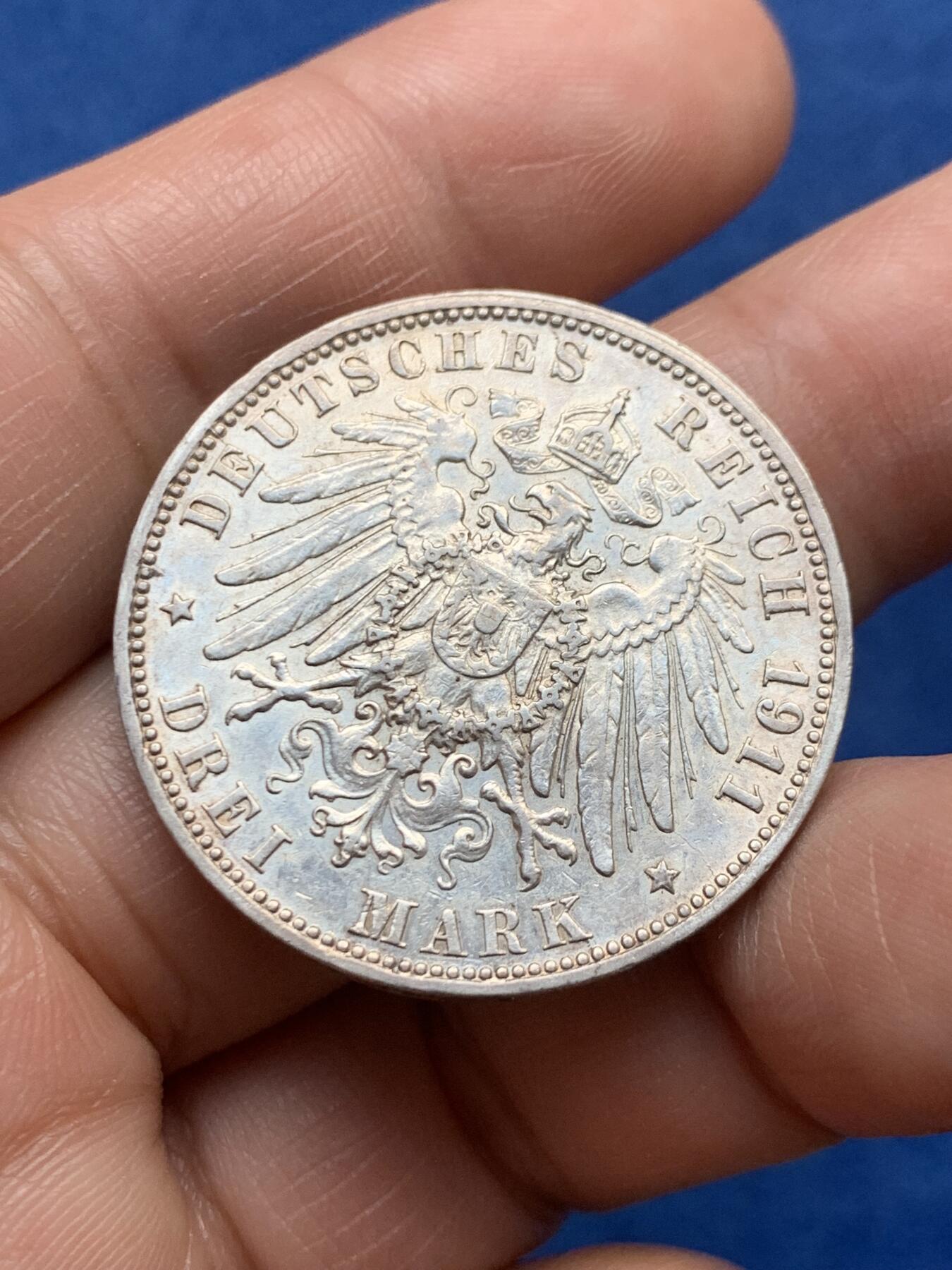 《竞宝斋》第474场 周日，周一 2场连拍 （全场包邮）欢迎送拍 德国 1911年 汉堡双狮 3马克 银币 ，淡包浆带底光