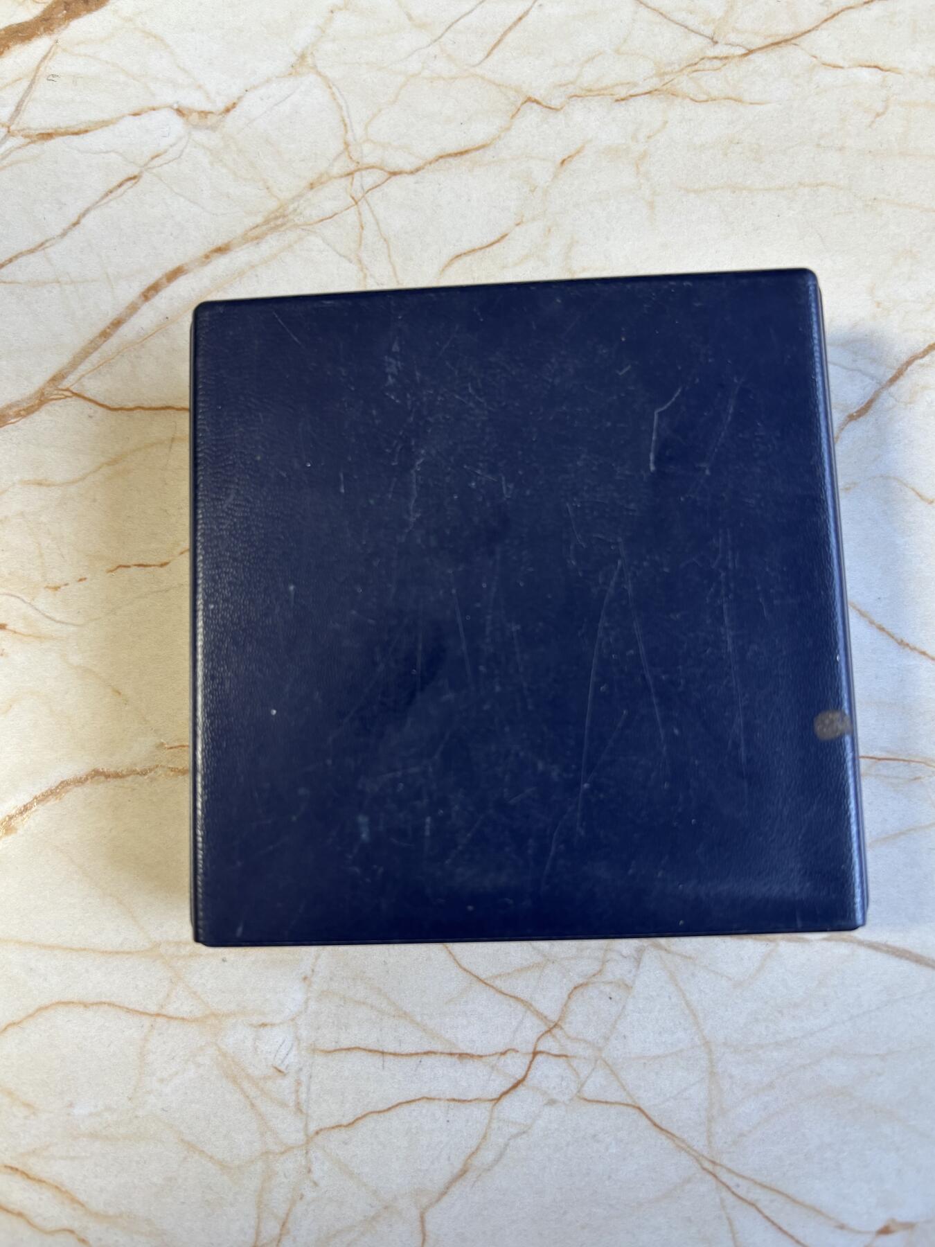 第195期拍卖 获奖币萨摩亚1986年美洲杯5盎司帆船赛银币带盒，盒子断开，999银，发行25000枚