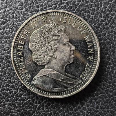 道一币馆币章第一百七十一场 - 马恩岛2002年伊丽莎白王太后逝世1克朗纪念币-王太后在梅伊城堡 黑珍珠特殊镀层