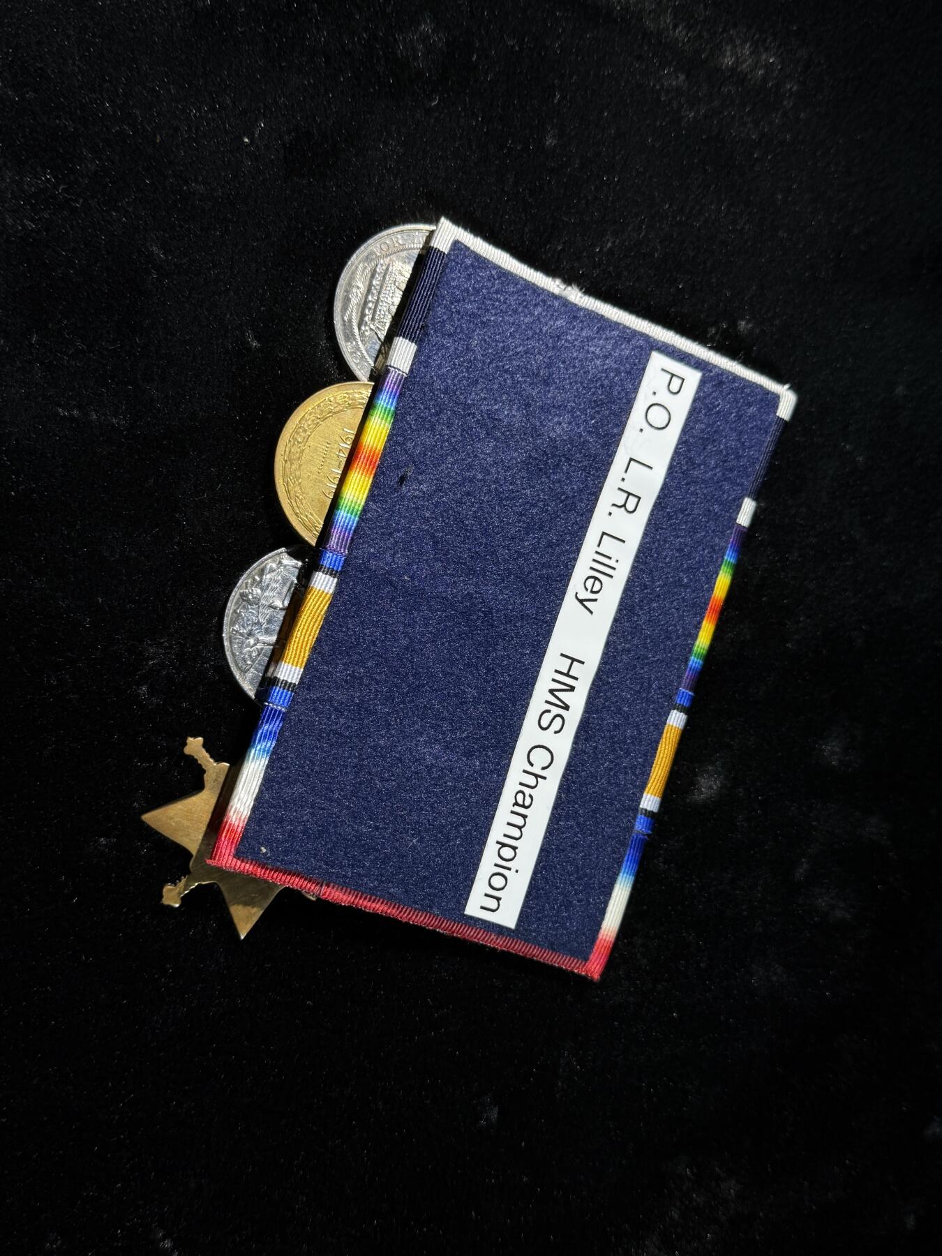 戎马世界章牌大赏，第112期 英国海军长期服役与一战奖章联排，带得主档案资料