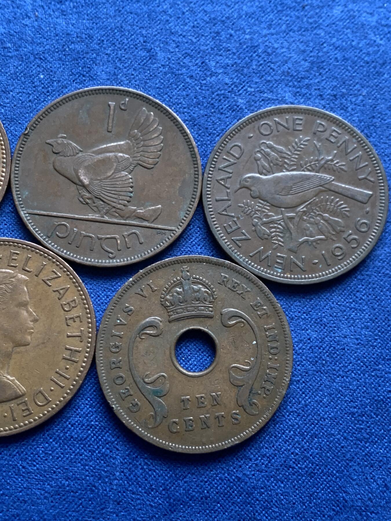 《竞宝斋》第474场 周日，周一 2场连拍 （全场包邮）欢迎送拍 五枚一组 1937-1967年 英国、英属东非早期便士，醇厚巧克力包浆