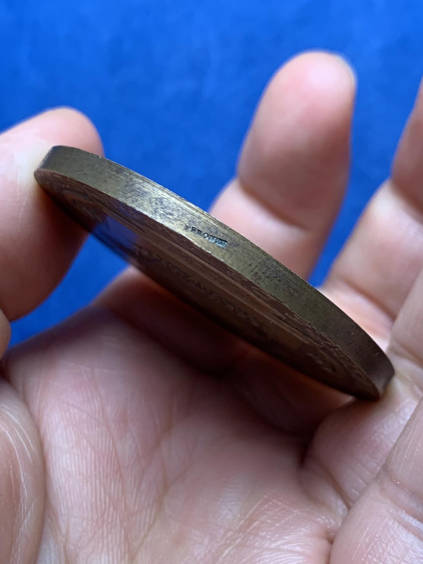 《竞宝斋》第474场 周日，周一 2场连拍 （全场包邮）欢迎送拍 法国农业播种者铜章 60.9克 49.7mm