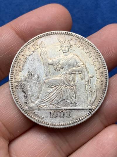《竞宝斋》第474场 周日，周一 2场连拍 （全场包邮）欢迎送拍 - 1903年A 法属印支坐洋1皮亚斯特银币 面部鼻子清晰双面带光高点磨损较少状态不错