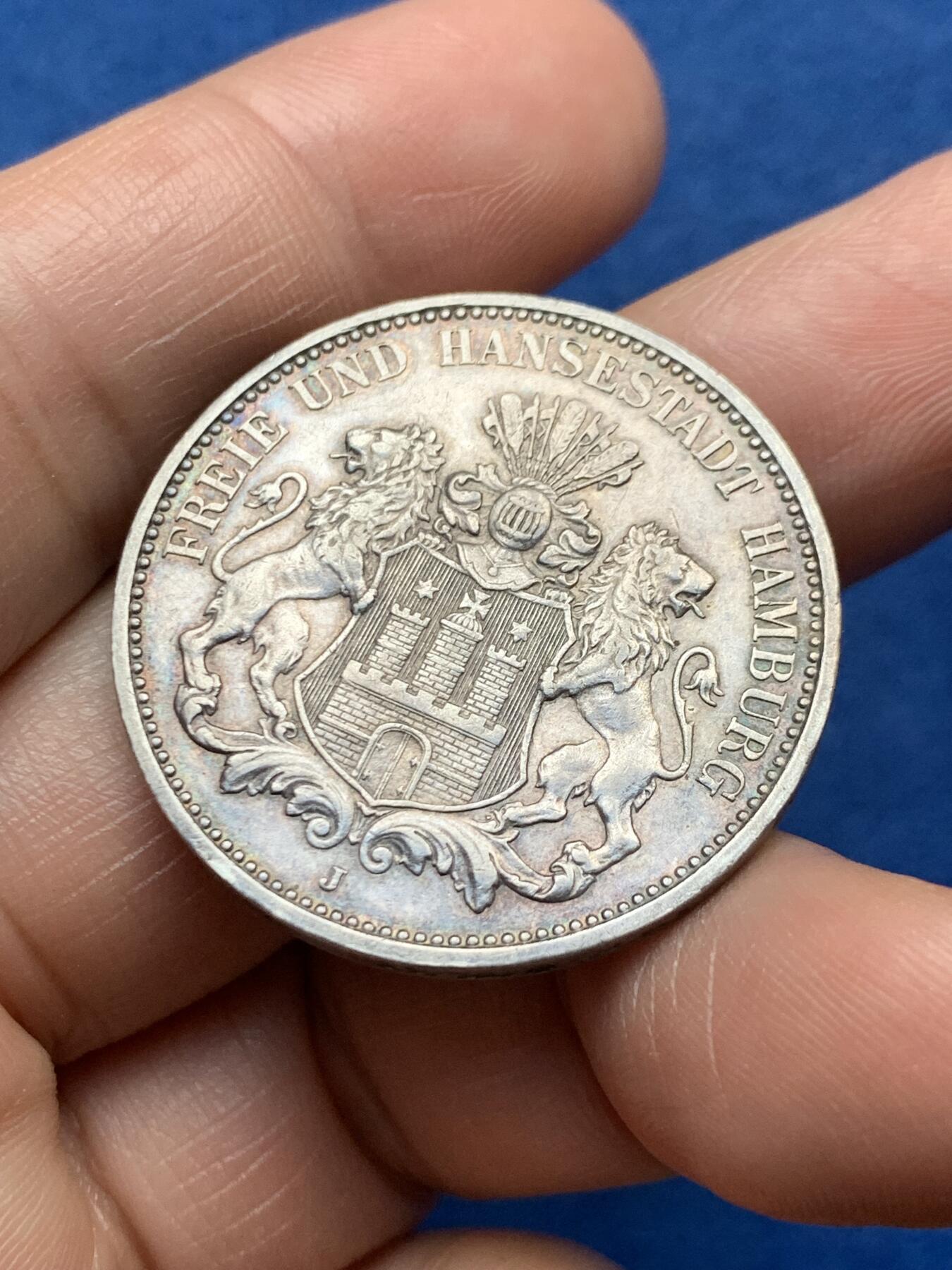 《竞宝斋》第474场 周日，周一 2场连拍 （全场包邮）欢迎送拍 德国 1911年 汉堡双狮 3马克 银币 ，淡包浆带底光