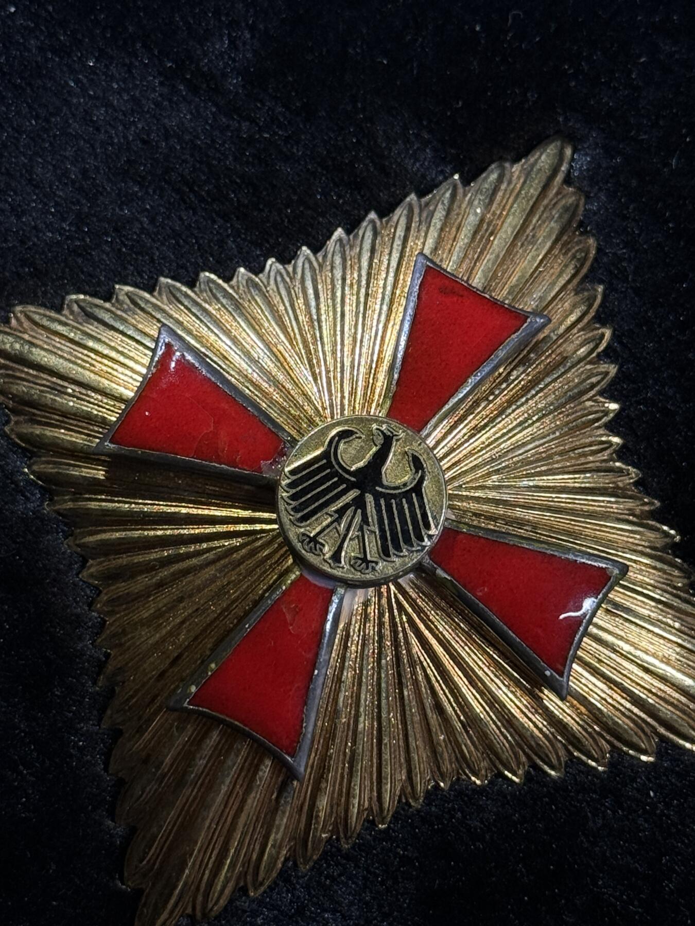 戎马世界章牌大赏，第112期 德国联邦十字勋章