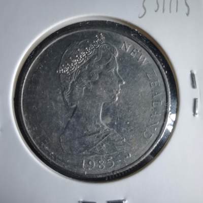 沼泽如烟--第1033场 - 新西兰1985年50分浅雕版