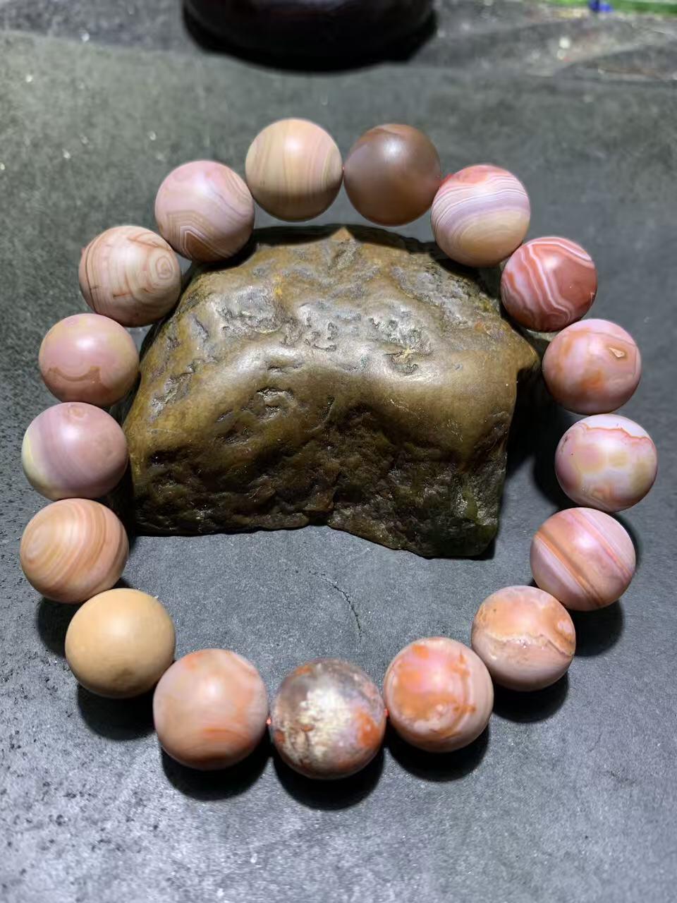 川料南红玛瑙包浆料手串一条，