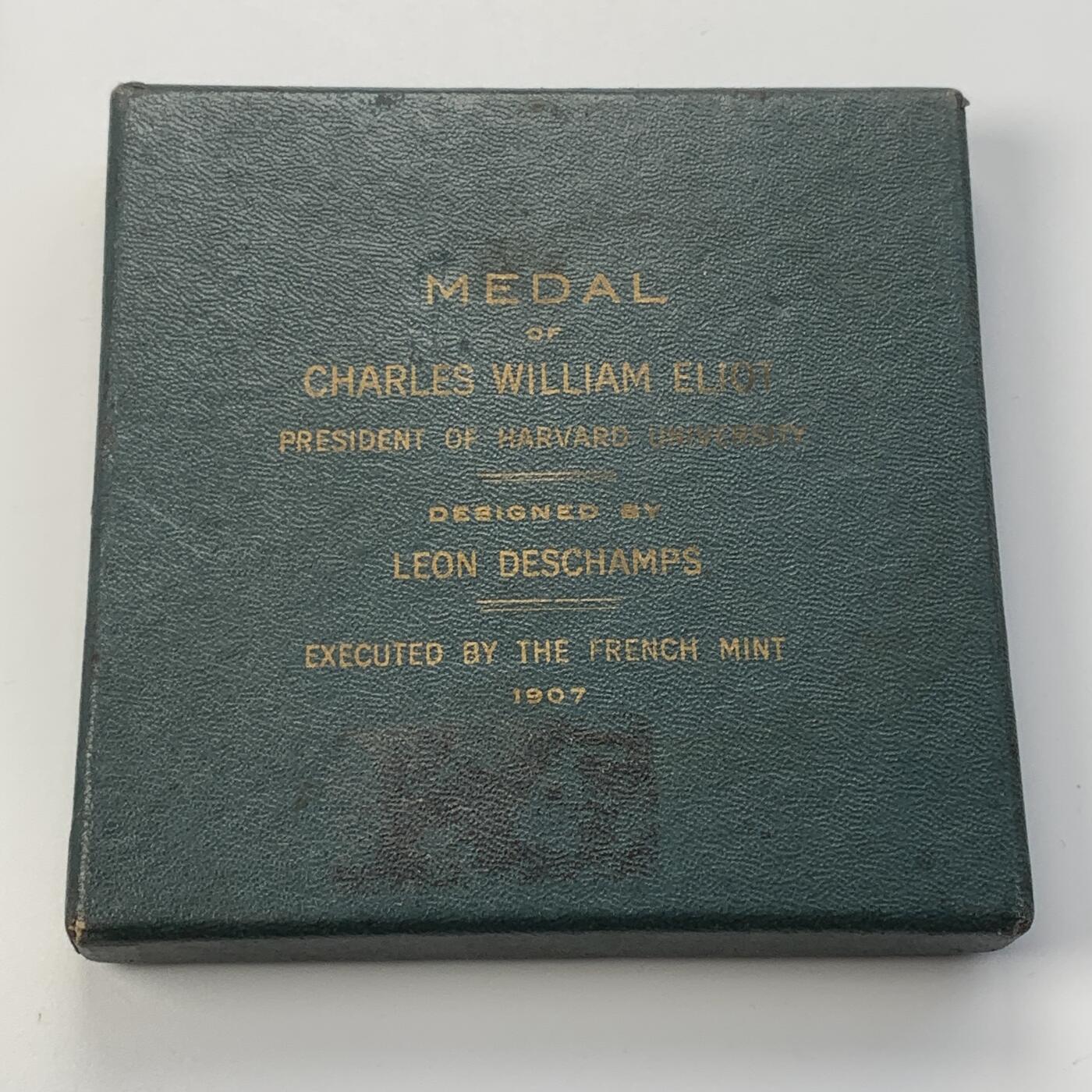 掌中浮雕-藏着的欧洲第056场 1907年哈佛大学校长查尔斯·威廉·埃利奥特纪念铜章，81mm，原盒