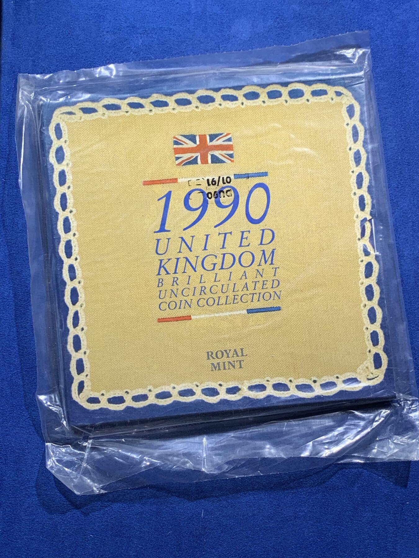 《竞宝斋》第474场 周日，周一 2场连拍 （全场包邮）欢迎送拍 英国1990年精制套币，带1枚1英镑威尔士韭葱精制纪念币，8枚币，册证齐全，品相精美，原封未开，细节见图