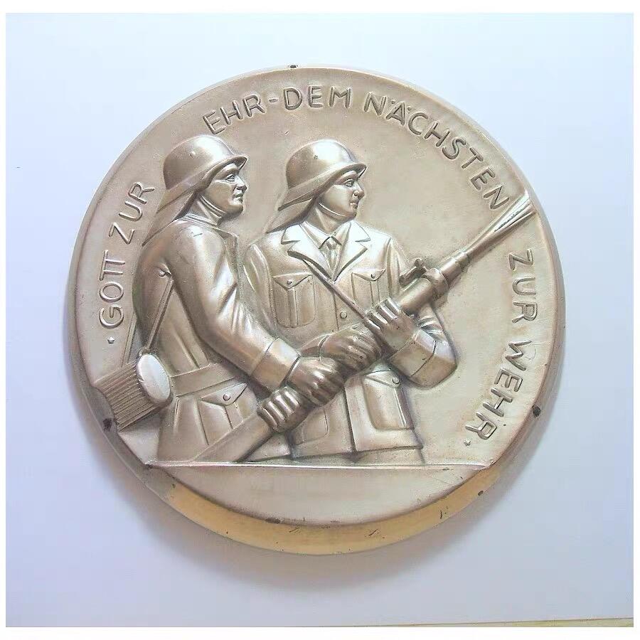 德国消防队员 高浮雕精制超巨型镀银章 128MM 253克