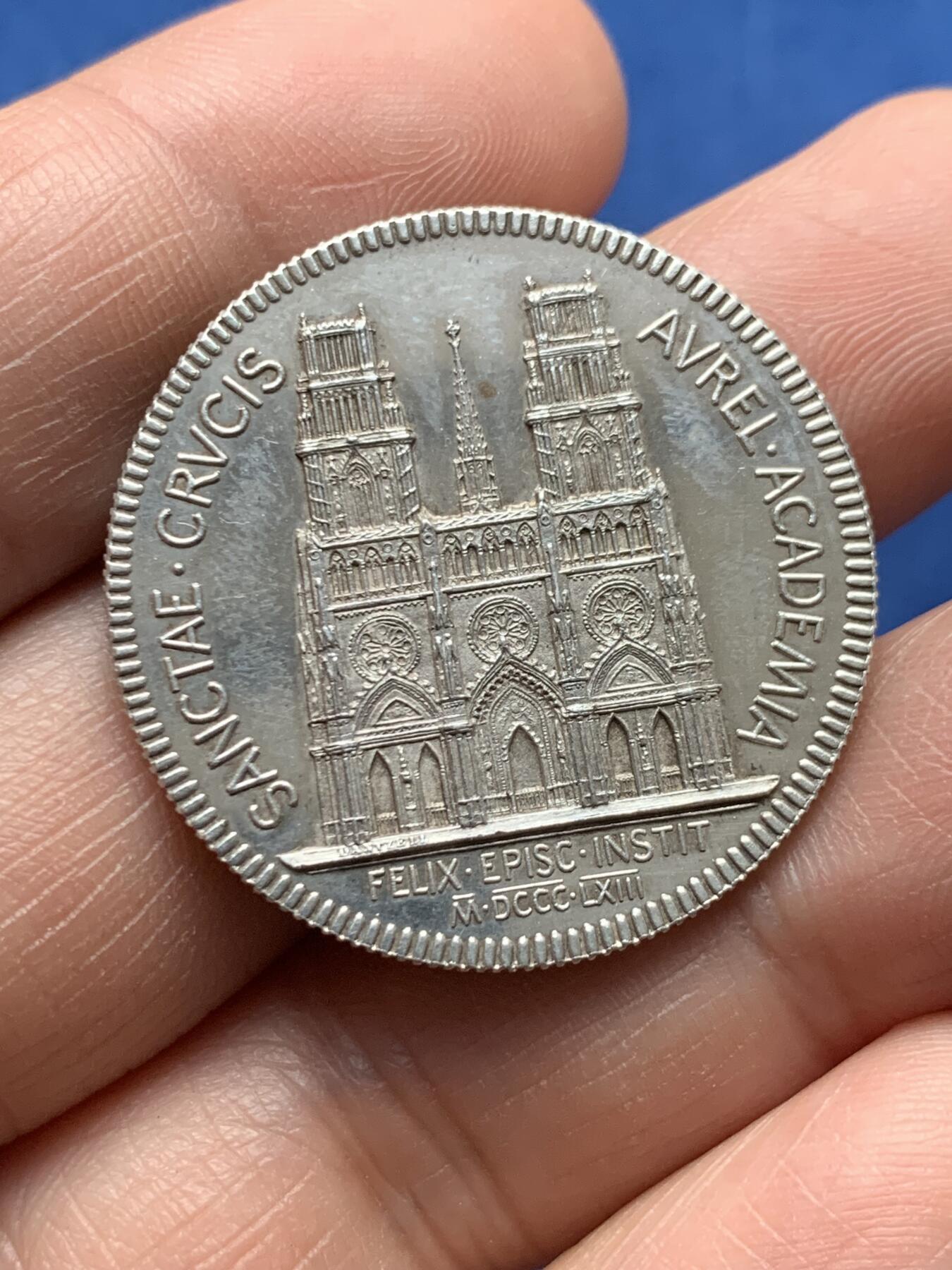 《竞宝斋》第474场 周日，周一 2场连拍 （全场包邮）欢迎送拍 法国圣十字学院银章，正面奥尔良大教堂，边铭带标，13.4克，32.2mm