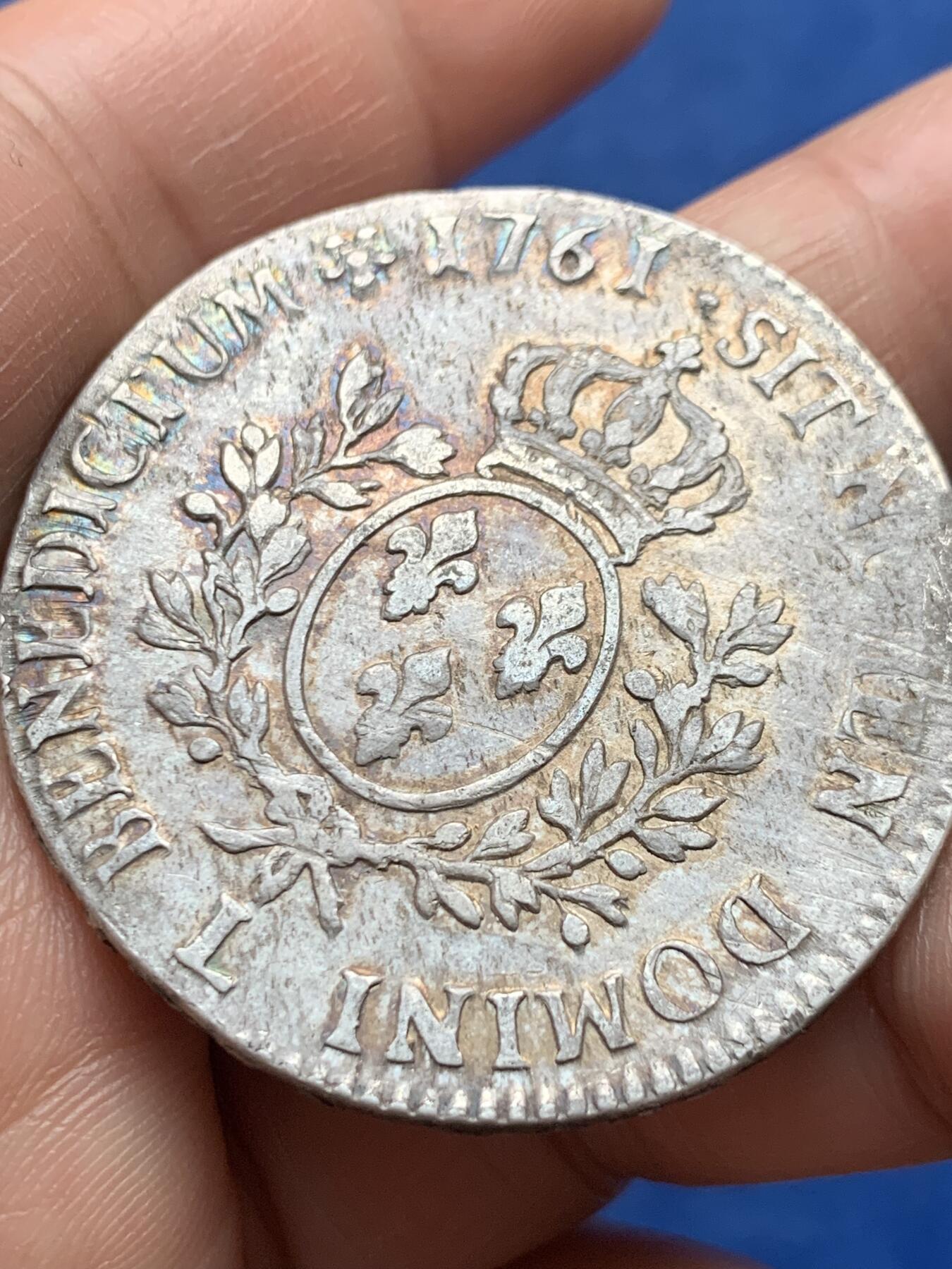 《竞宝斋》第474场 周日，周一 2场连拍 （全场包邮）欢迎送拍 法国1761年路易十五1埃居大银币，深打带彩光，状态很好