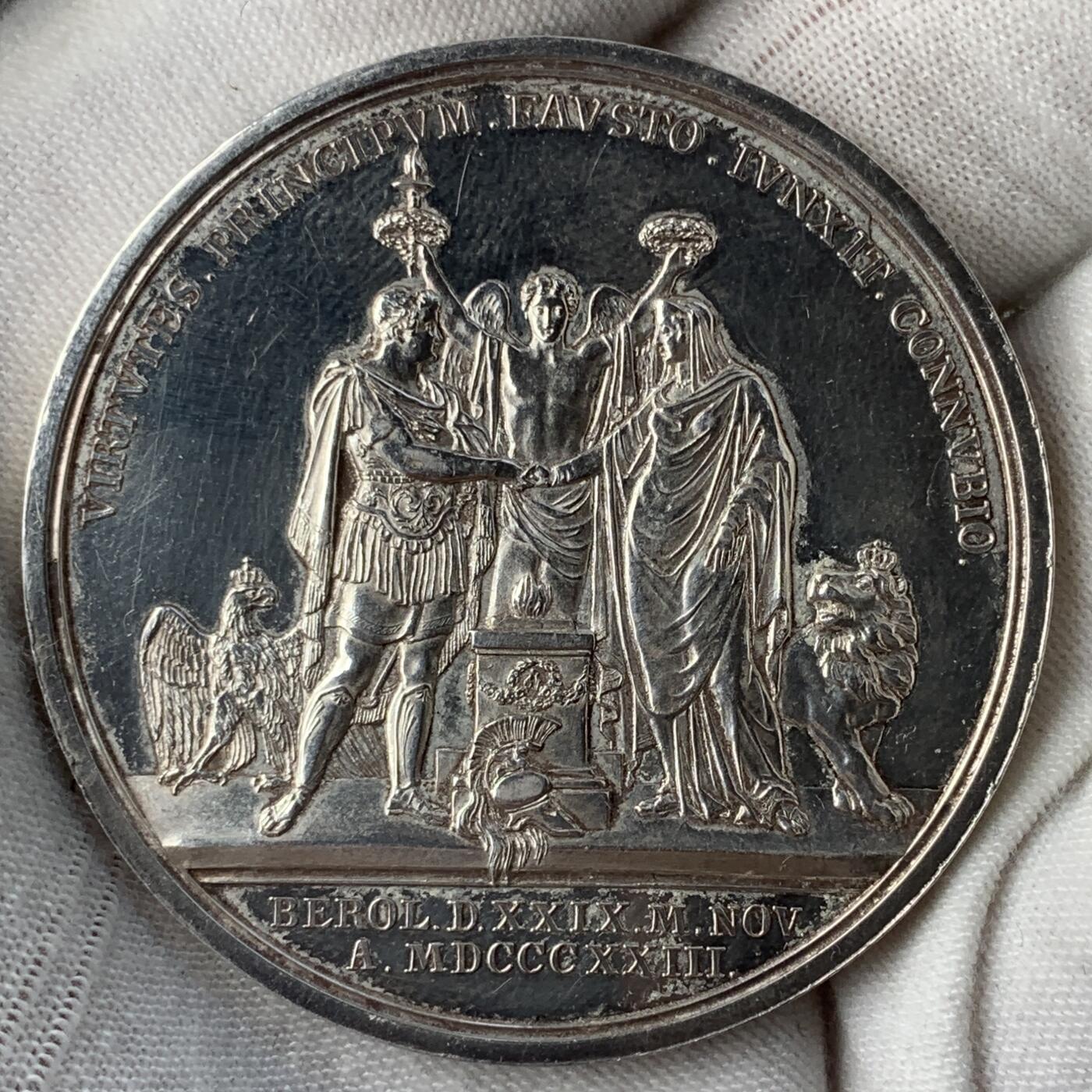 掌中浮雕-藏着的欧洲第056场 1823年普鲁士威廉王子（弗里德里希.威廉四世）与巴伐利亚公主伊丽莎白.卢多维卡结婚纪念银章，47.5mm，42.3g