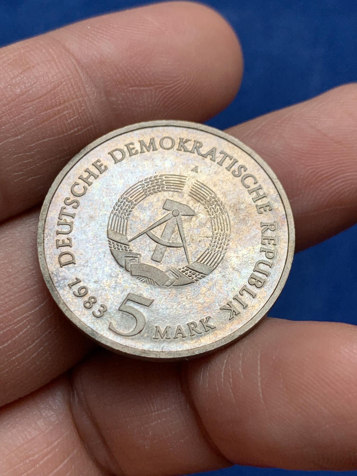 《竞宝斋》第474场 周日，周一 2场连拍 （全场包邮）欢迎送拍 民主德国1983年维滕贝格城堡教堂精制5马克