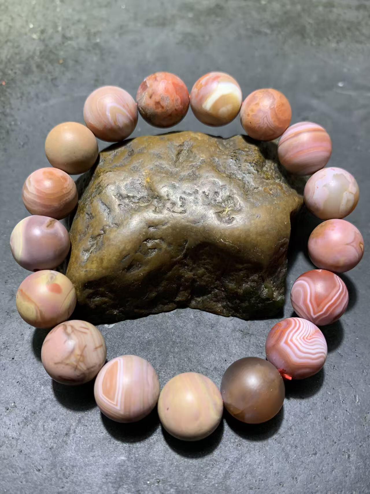 川料南红玛瑙包浆料手串一条，